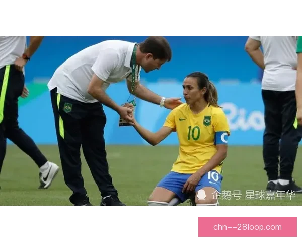 西班牙女足名将珍妮埃尔莫索出庭指证卢比亚莱斯强吻案引爆足坛风